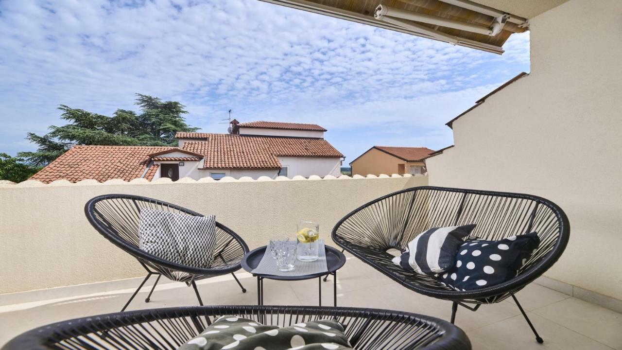Apartment Iriska Novigrad Istria Εξωτερικό φωτογραφία